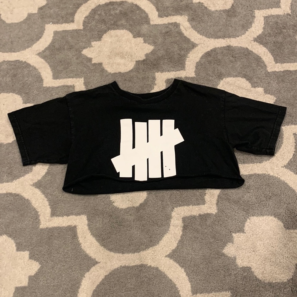 Super extra cropped logo t-shirt by Undefeated